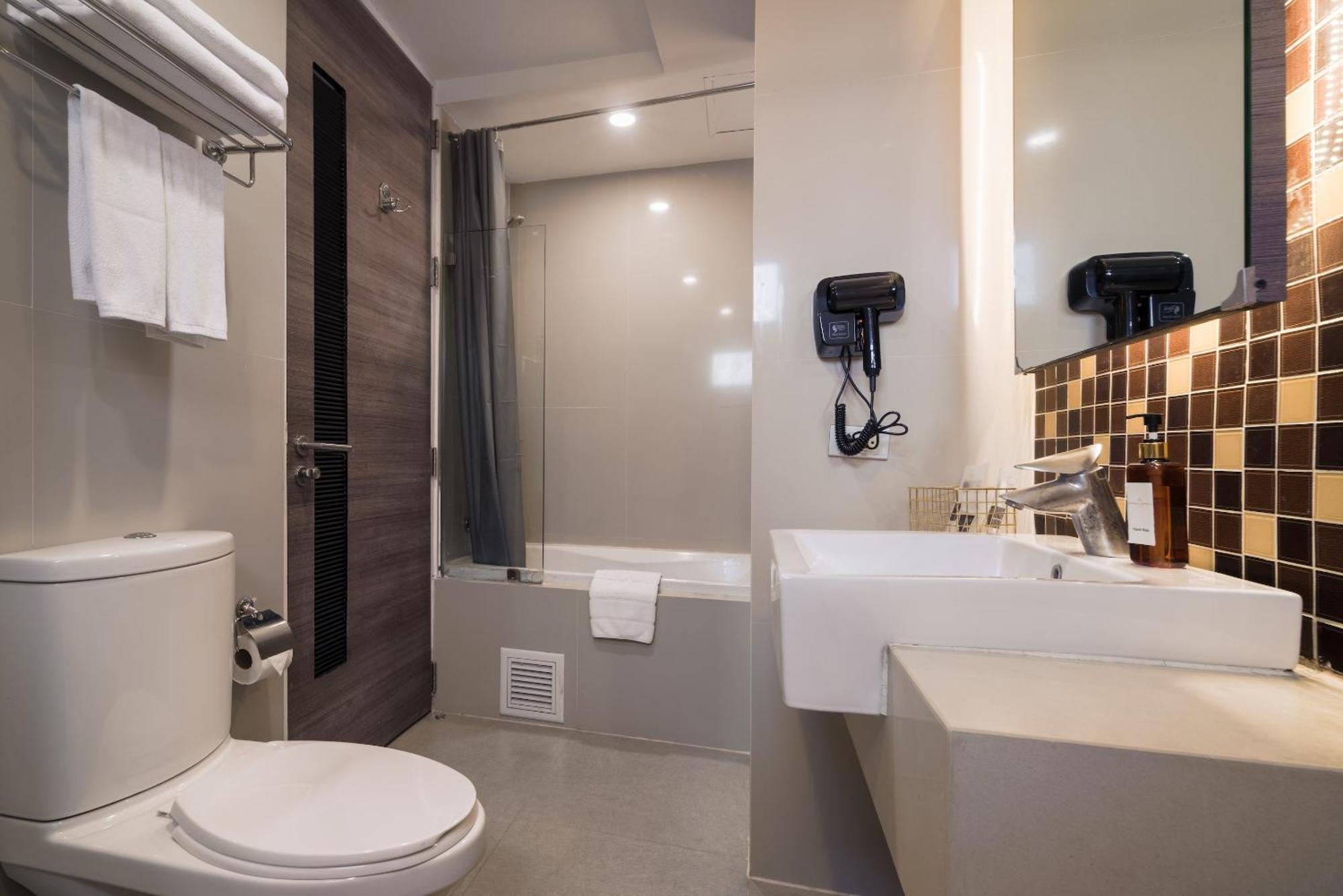 Aspira Suites Sukhumvit 20 방콕 외부 사진